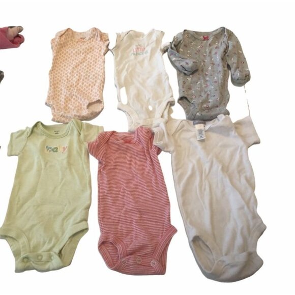 Carters Baby Girls Sz NB 6pc One Piece Bodysuit Lot Assorted Patterns And Colors - Picture 1 of 5